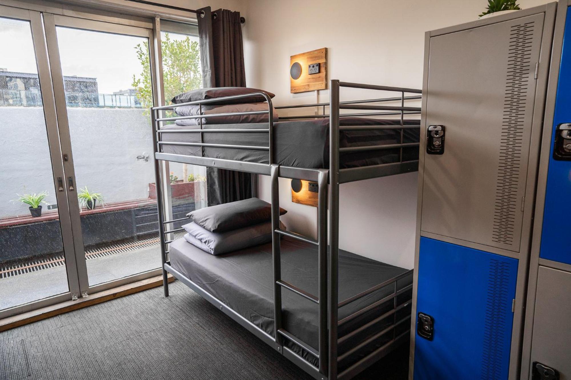 Mad Monkey Melbourne Hostel Exterior photo